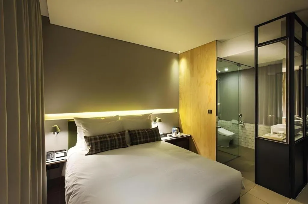 Bed in Everrich Hotel