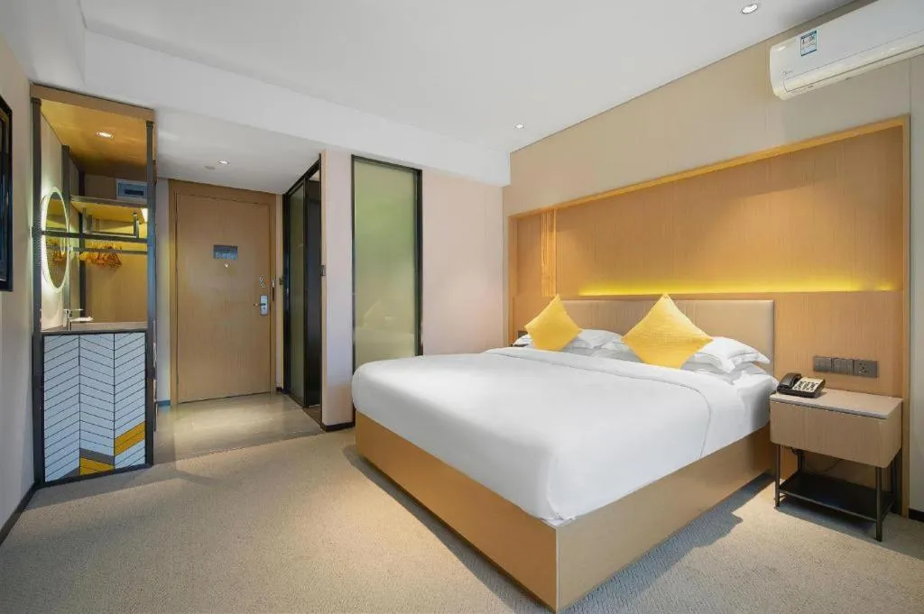 Bed in Nanning Sanzan Hotel