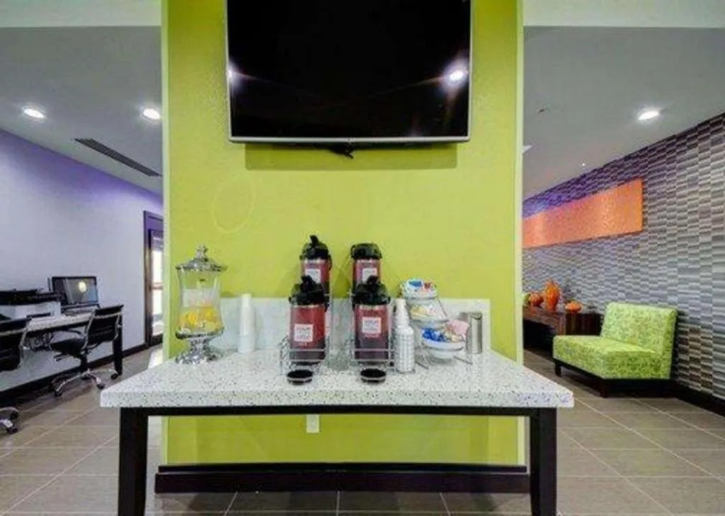 Comfort Inn & Suites Tulsa I-44 West - Rt 66