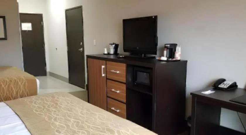 Comfort Inn & Suites Tulsa I-44 West - Rt 66