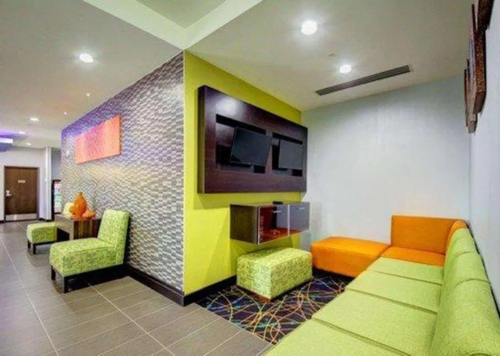 Comfort Inn & Suites Tulsa I-44 West - Rt 66