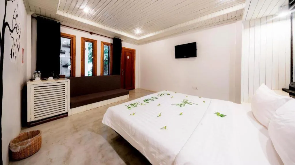 Bed in La Residence Blanc D' Angkor