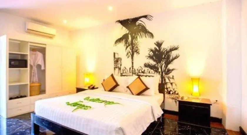 Bed in La Residence Blanc D' Angkor