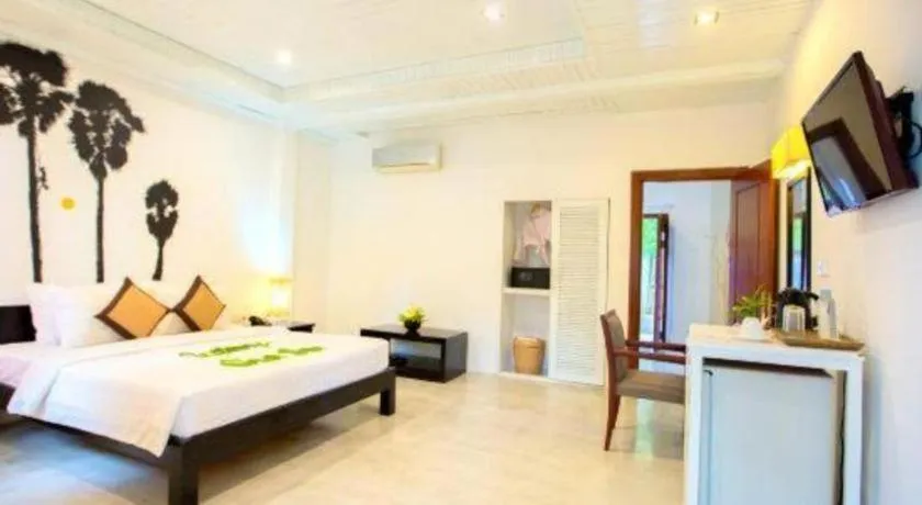 Bed in La Residence Blanc D' Angkor