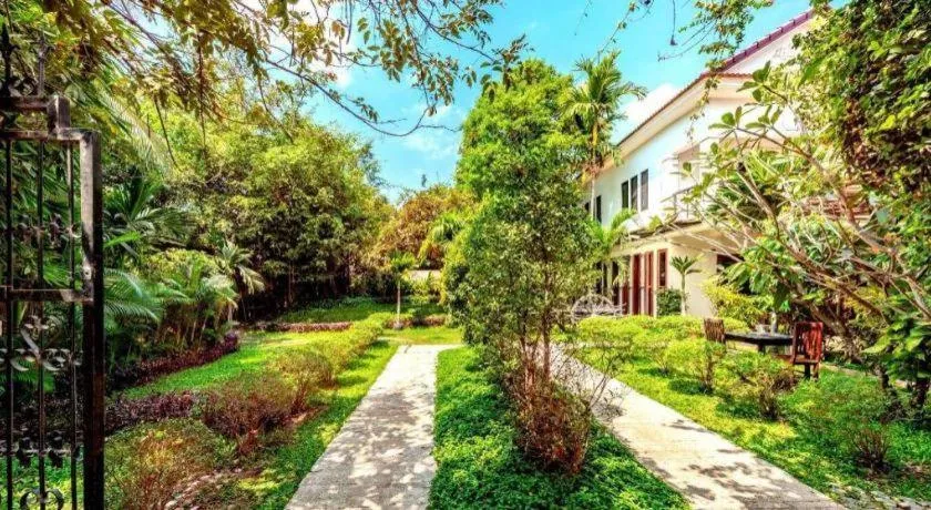 La Residence Blanc D' Angkor