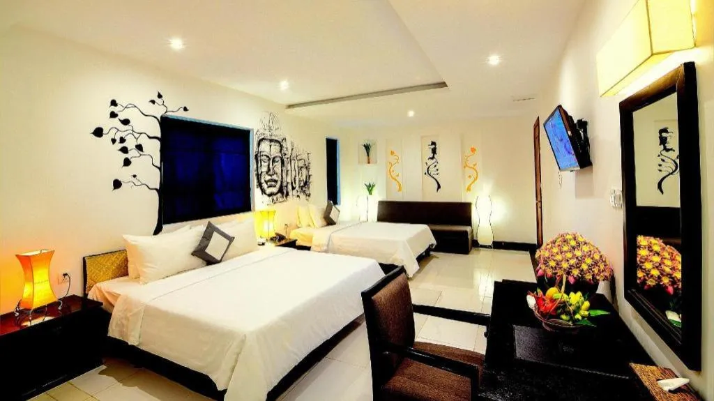 Bed in La Residence Blanc D' Angkor