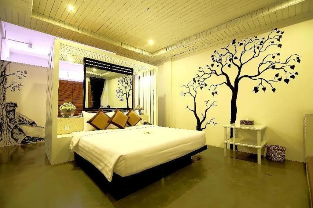 Bed in La Residence Blanc D' Angkor