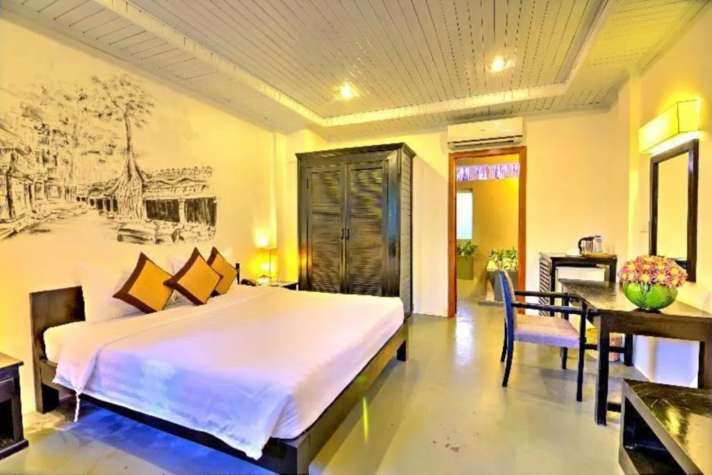 Bed in La Residence Blanc D' Angkor