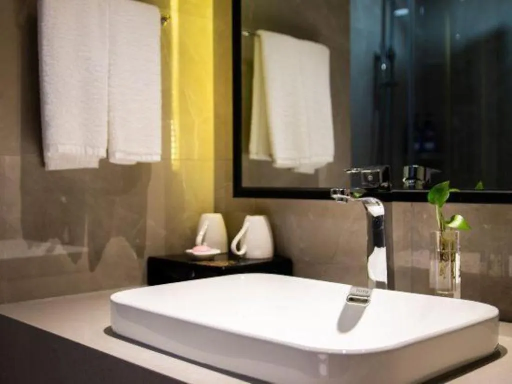 Yiwu Orange Boutique Hotel