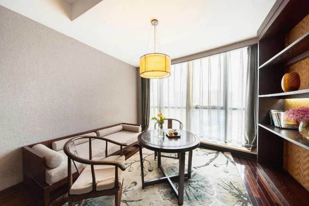 Yiwu Orange Boutique Hotel