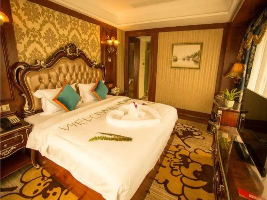 Bed in Chengdu French Theme Gold Palace