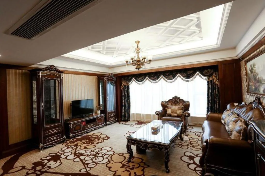 Chengdu French Theme Gold Palace