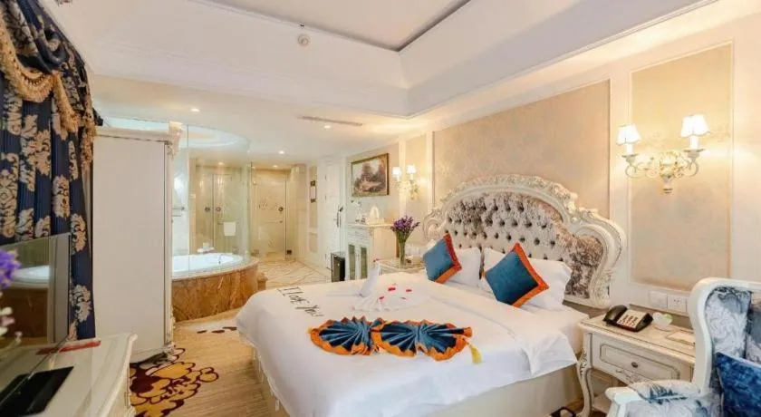 Bed in Chengdu French Theme Gold Palace