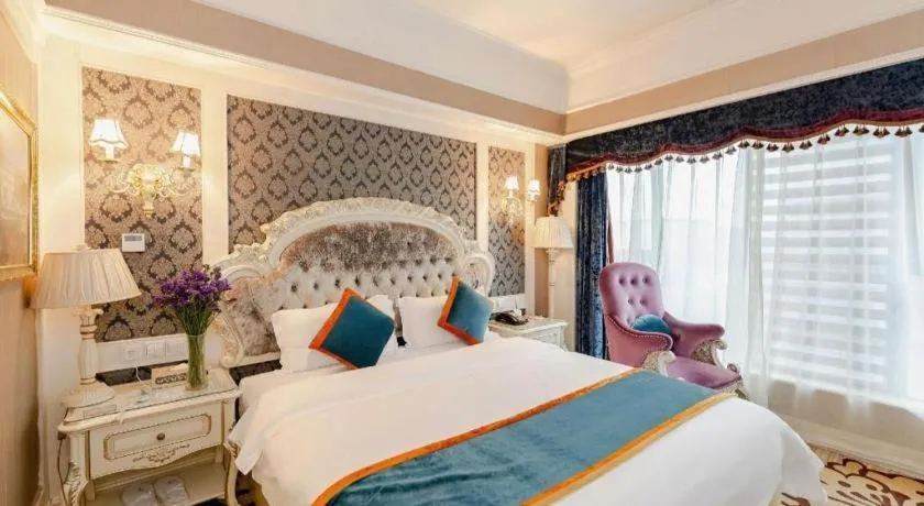 Bed in Chengdu French Theme Gold Palace