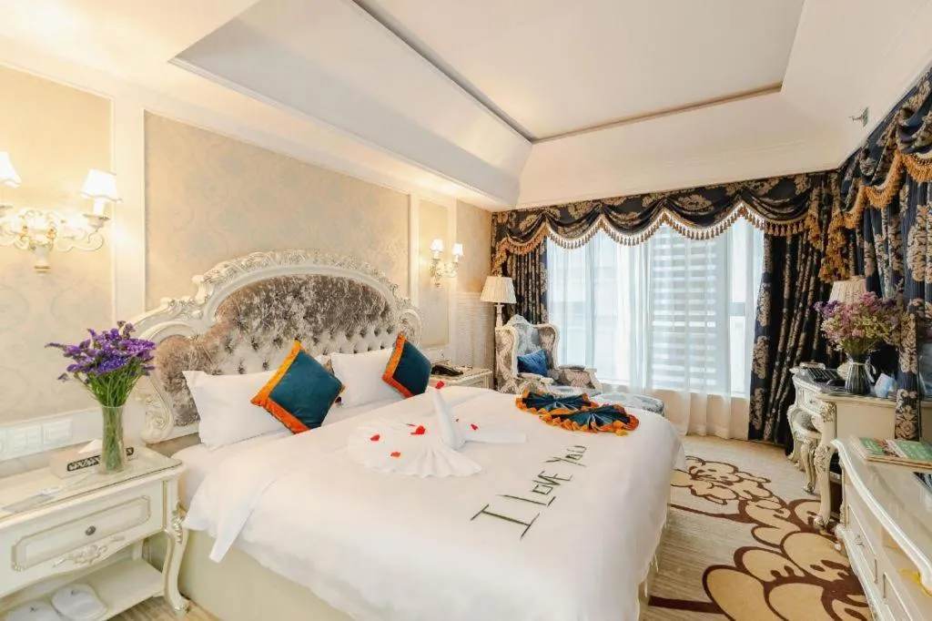 Bed in Chengdu French Theme Gold Palace