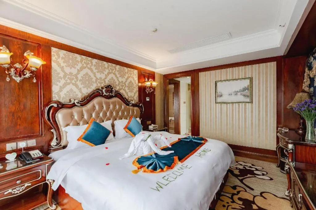 Bed in Chengdu French Theme Gold Palace