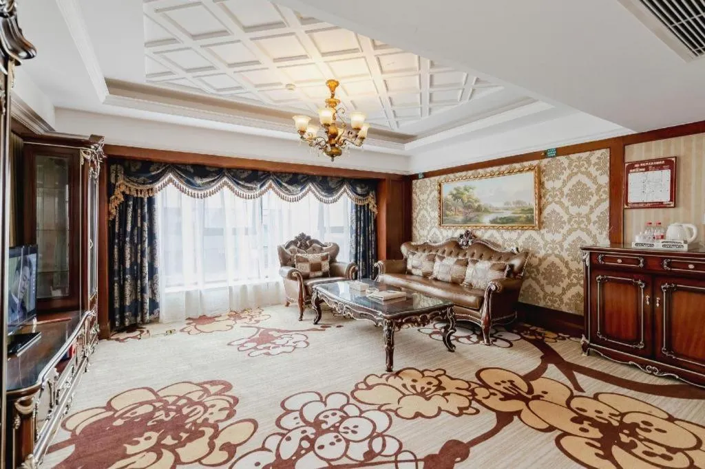 Chengdu French Theme Gold Palace