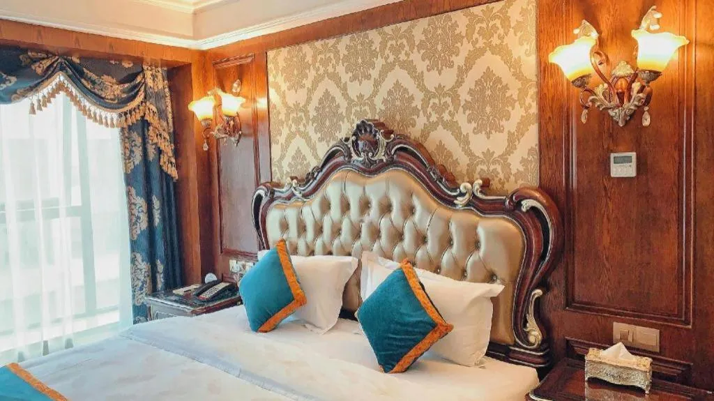 Bed in Chengdu French Theme Gold Palace