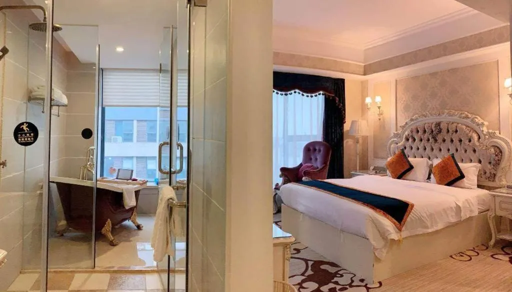 Bed in Chengdu French Theme Gold Palace