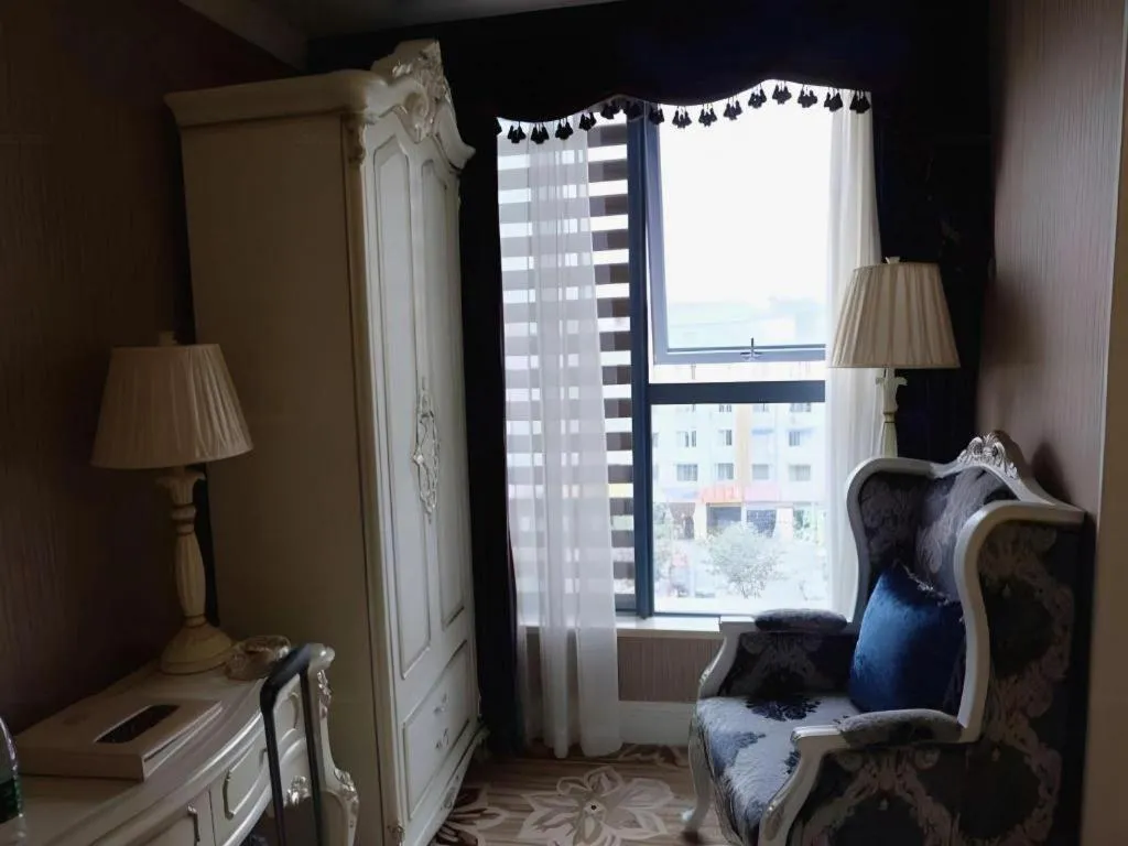 Chengdu French Theme Gold Palace