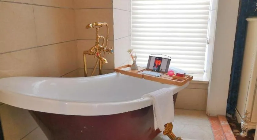 Chengdu French Theme Gold Palace