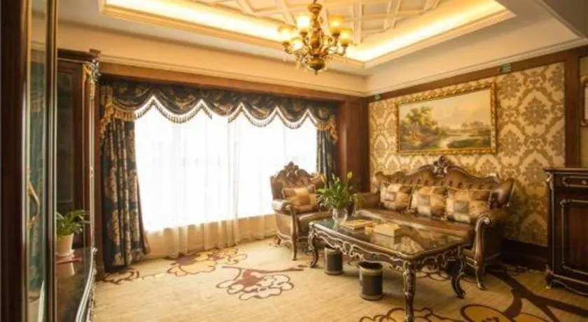 Chengdu French Theme Gold Palace