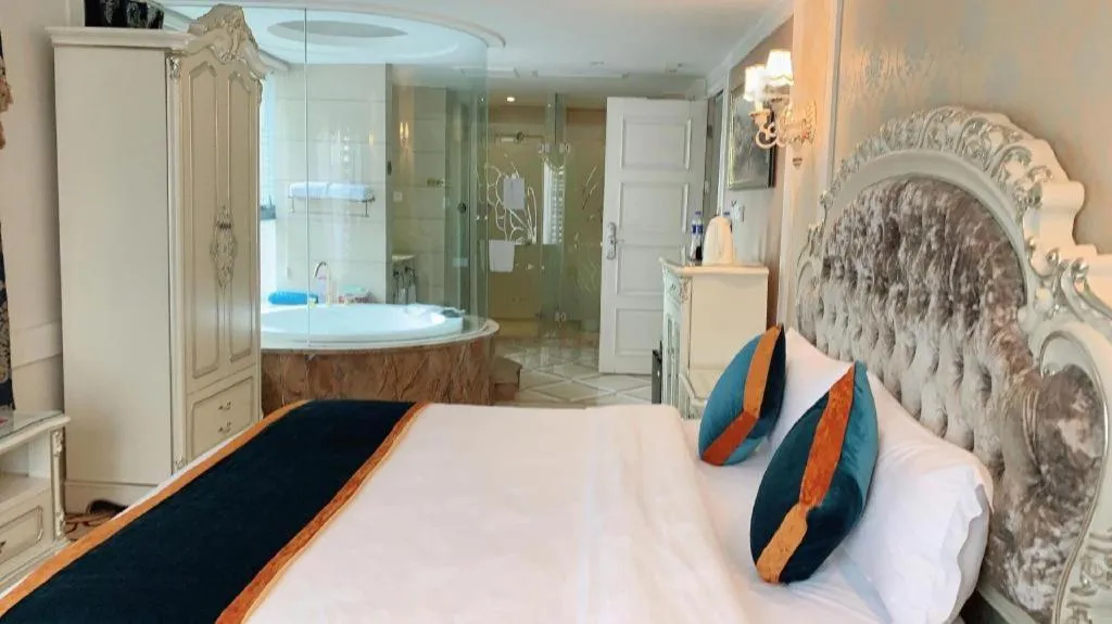 Bed in Chengdu French Theme Gold Palace