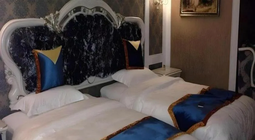 Bed in Chengdu French Theme Gold Palace