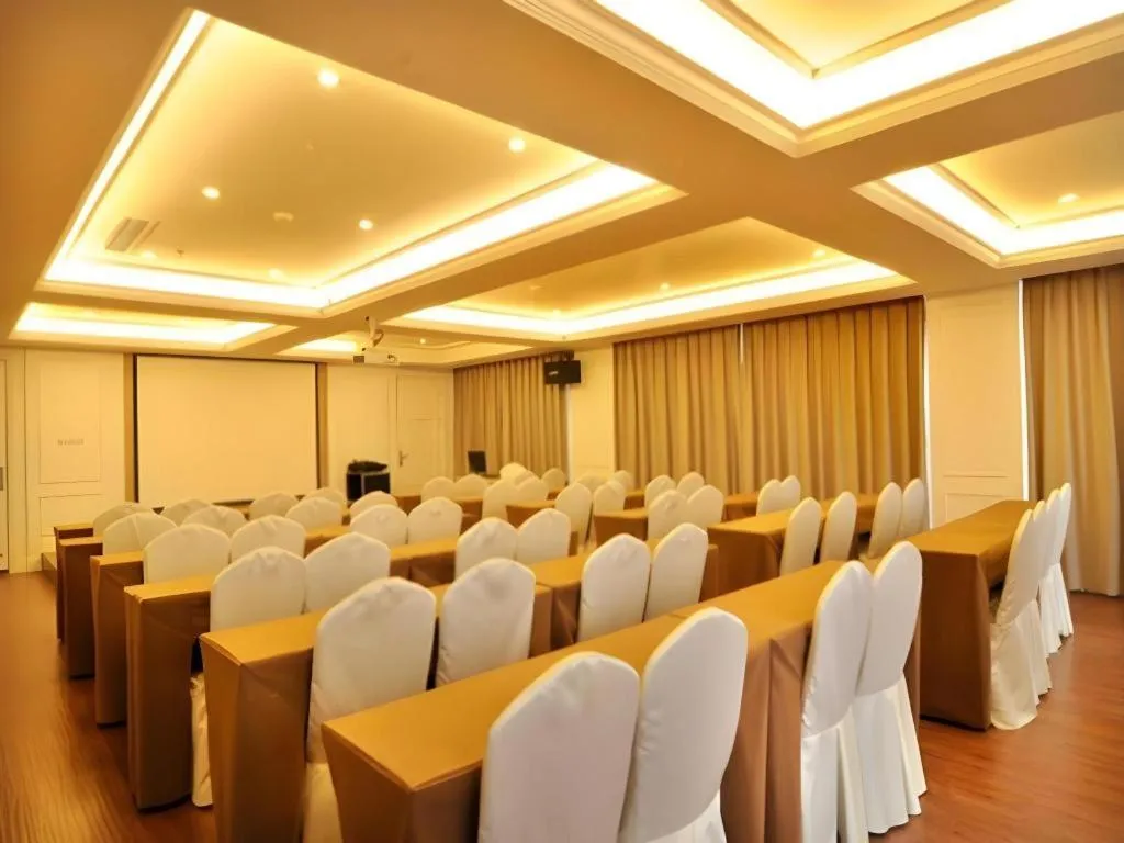 Chengdu French Theme Gold Palace