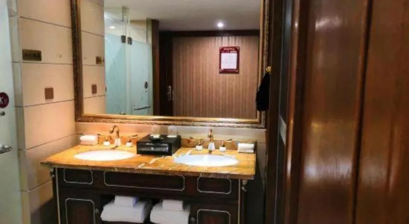 Chengdu French Theme Gold Palace