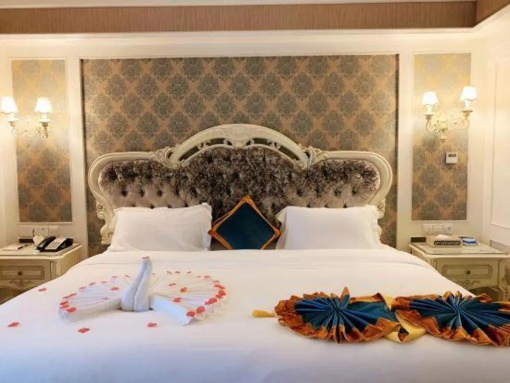 Bed in Chengdu French Theme Gold Palace