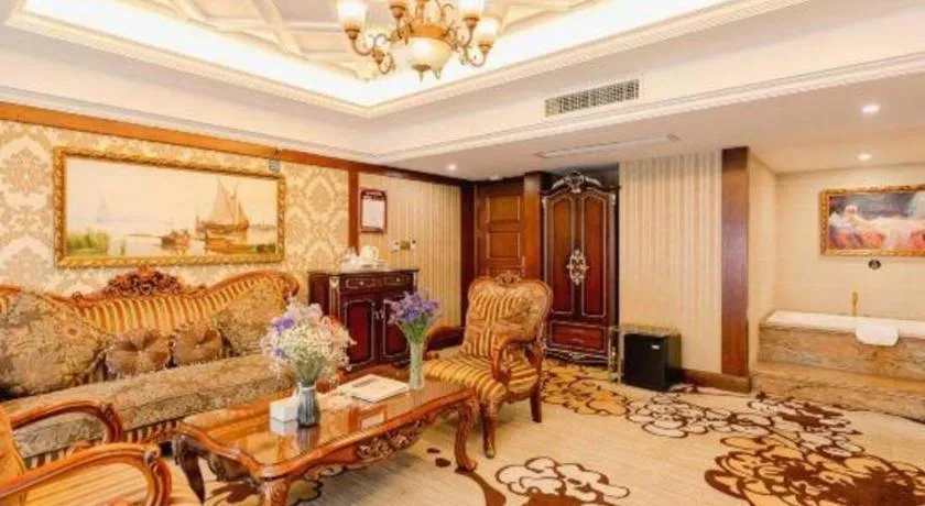 Chengdu French Theme Gold Palace