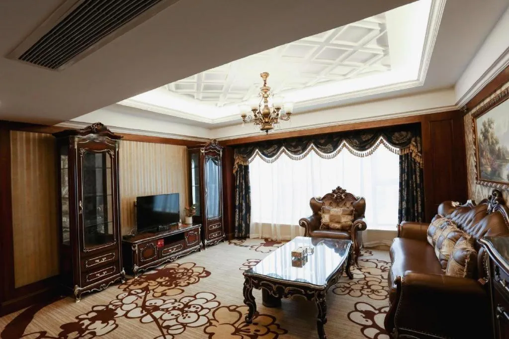 Chengdu French Theme Gold Palace