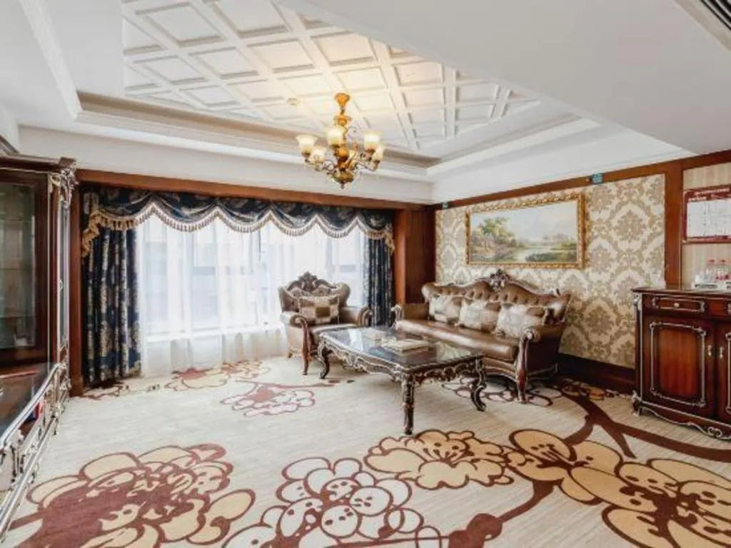 Chengdu French Theme Gold Palace