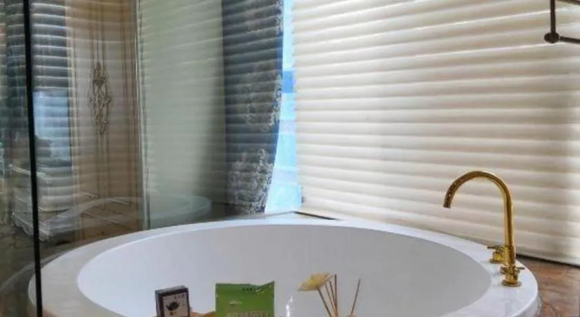 Chengdu French Theme Gold Palace