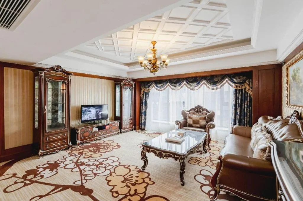 Chengdu French Theme Gold Palace