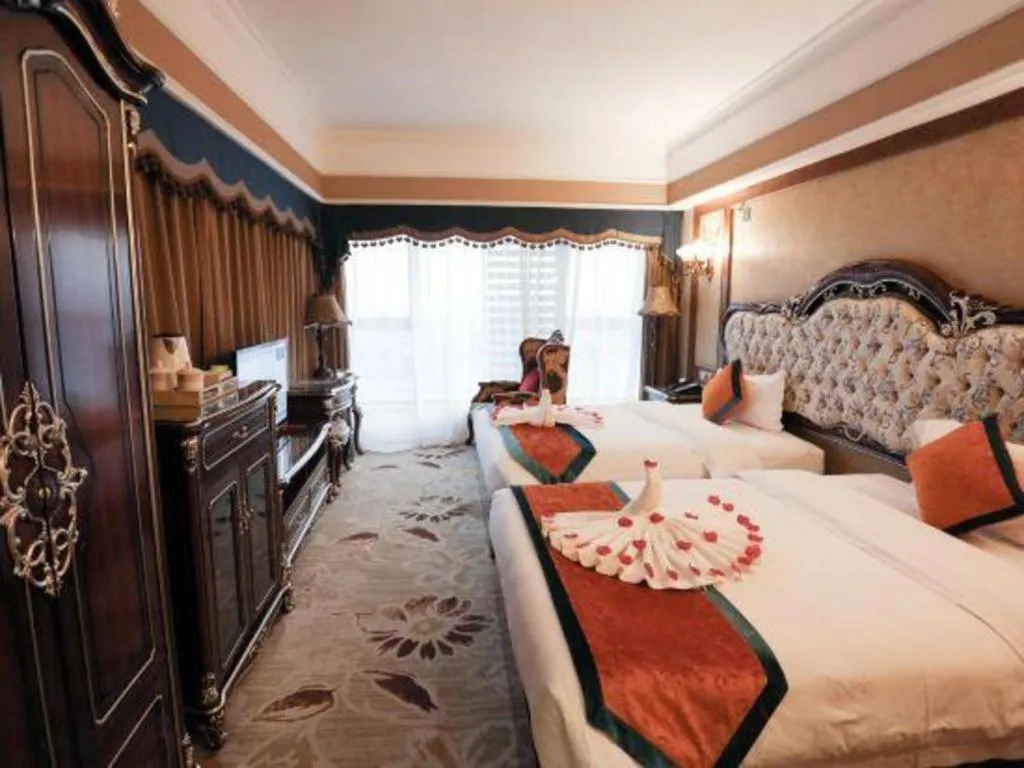 Chengdu French Theme Gold Palace