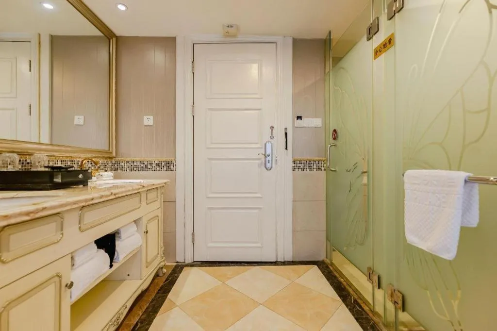 Chengdu French Theme Gold Palace