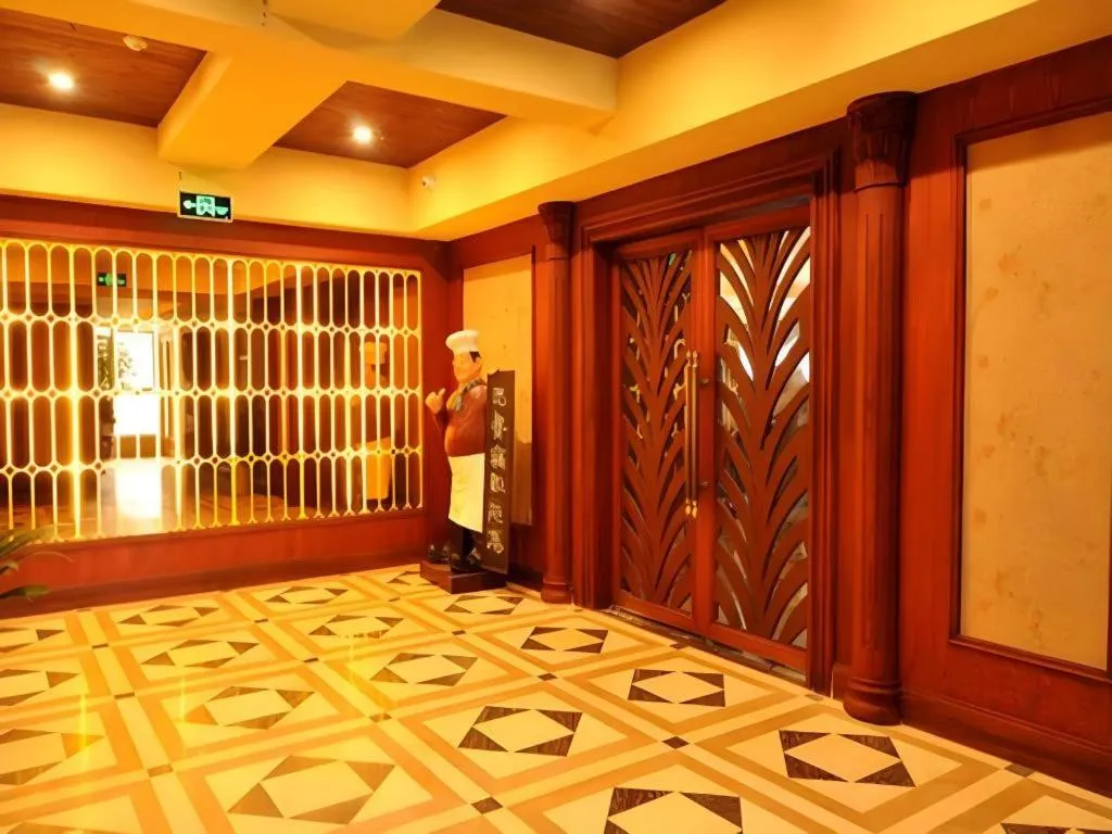 Chengdu French Theme Gold Palace