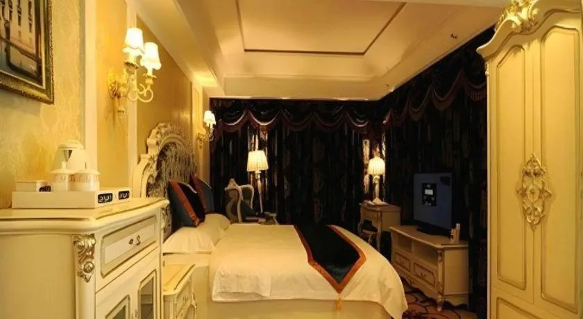 Chengdu French Theme Gold Palace