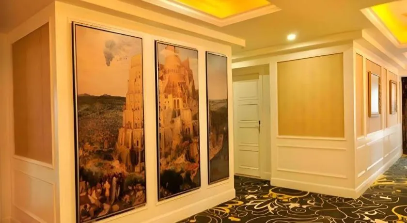 Chengdu French Theme Gold Palace