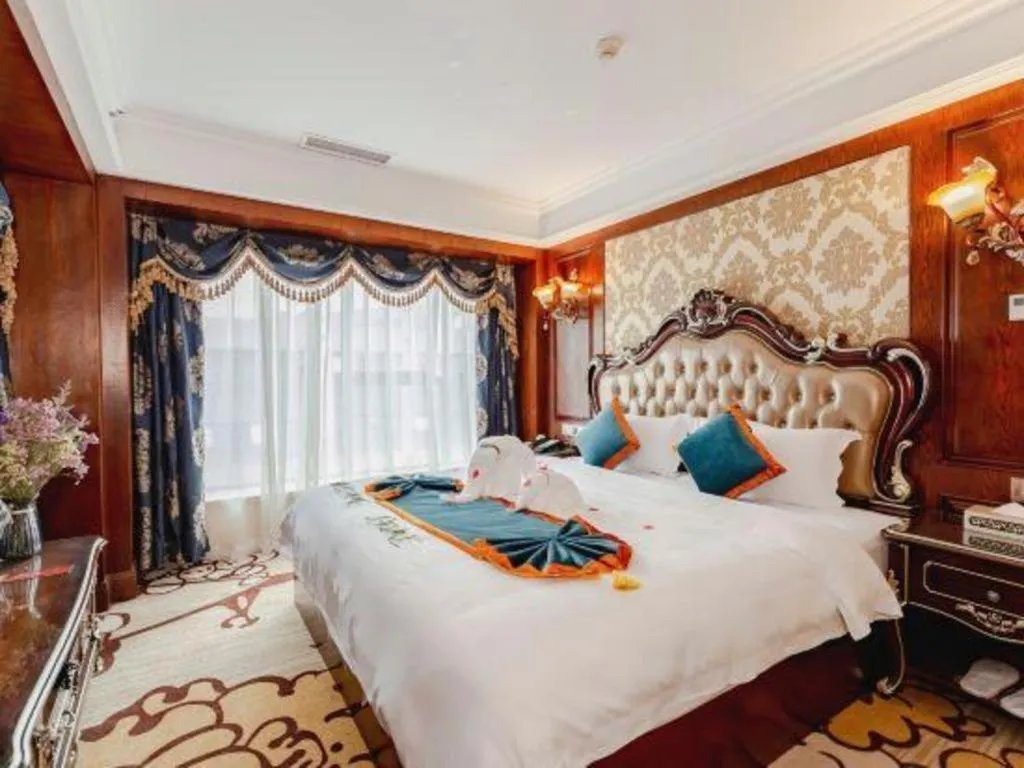 Bed in Chengdu French Theme Gold Palace