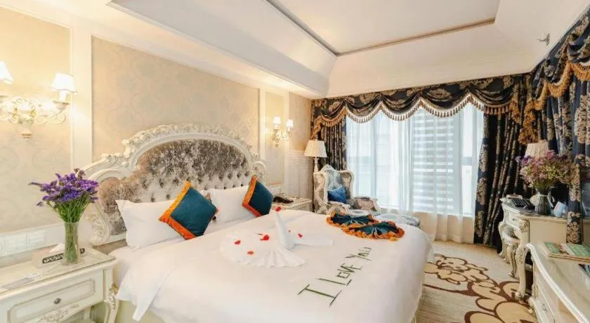 Bed in Chengdu French Theme Gold Palace