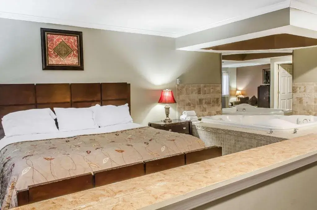 Bed in Rodeway Inn Allentown South Bed in Rodeway Inn Allentown South