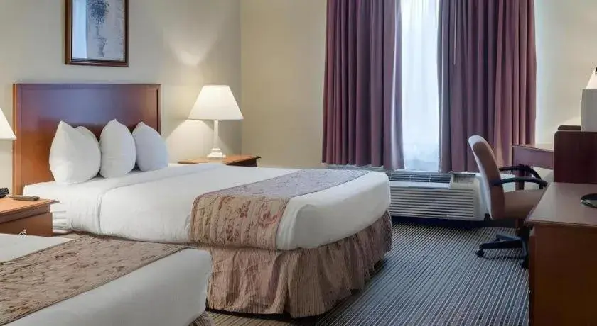 Bed in Rodeway Inn Greenville Bed in Rodeway Inn Greenville