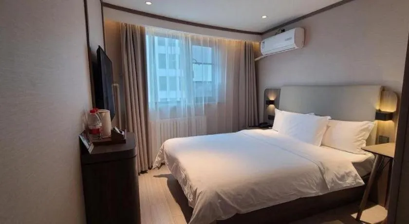 Hanting Hotel Qingdao May Fourth Square Zhiquan Road Metro Station