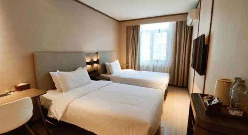 Hanting Hotel Qingdao May Fourth Square Zhiquan Road Metro Station