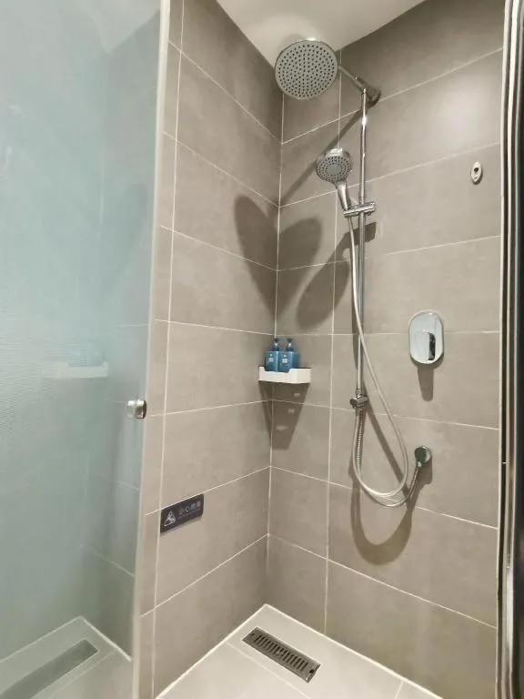 Hanting Hotel Qingdao May Fourth Square Zhiquan Road Metro Station