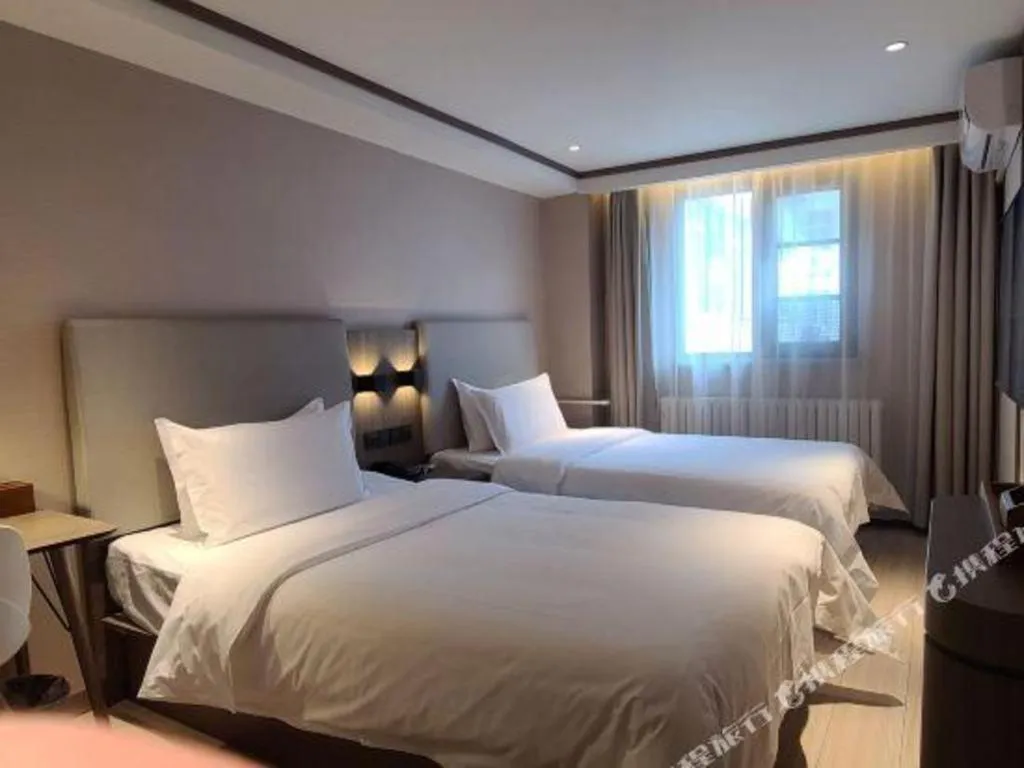 Hanting Hotel Qingdao May Fourth Square Zhiquan Road Metro Station