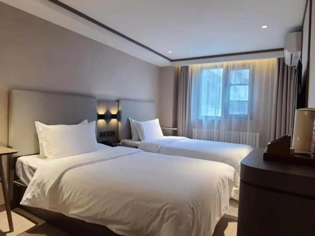 Hanting Hotel Qingdao May Fourth Square Zhiquan Road Metro Station